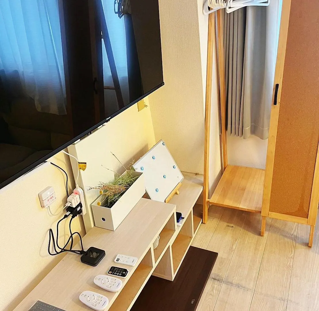 新大阪徒步30秒 Walk To Shinosaka Station 30S, Direct To Kansai Airport 關西空港直達, Universal Studio 16 Mins, Umeda 6 Mins, Kyoto 25 Mins, Early Check In 大阪市